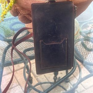 Humerpaul Brown Leather Crossbody Wallet with Sleek Design